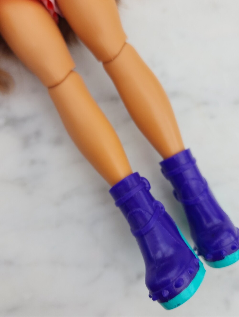 Barbie Dream Besties Doll and Accessories, Teresa Posable Clothes 10.5" - Picture 3 of 9